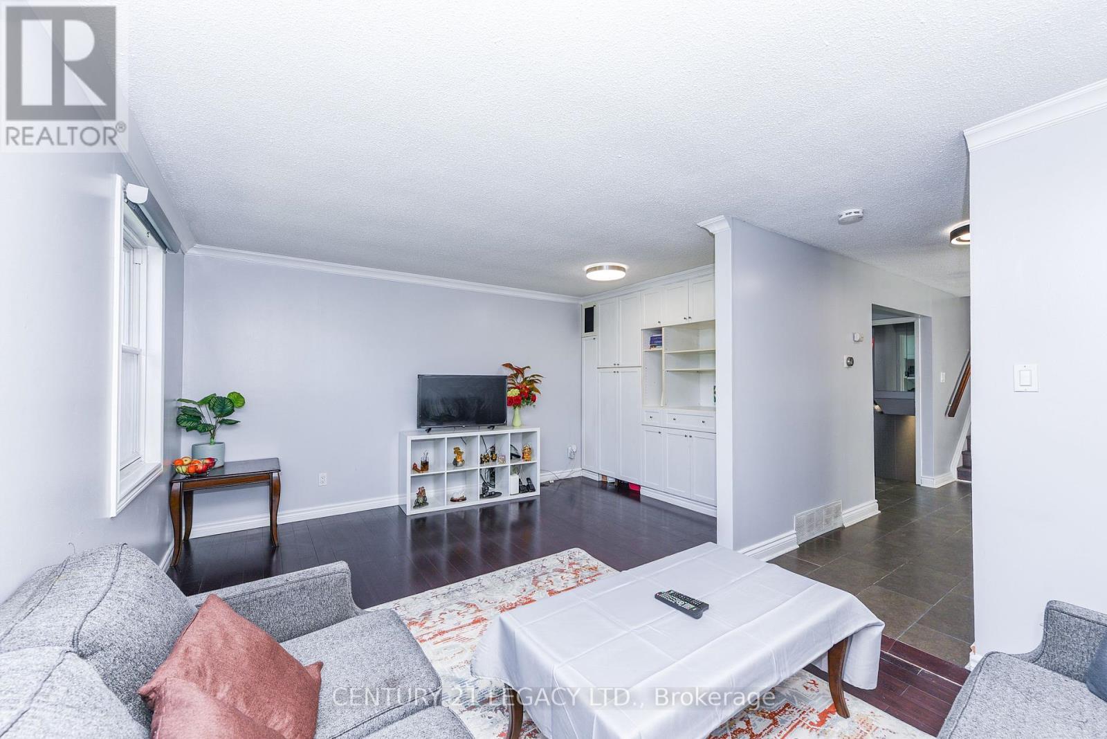 11 Bruce Beer Drive, Brampton, ON - Indoor Photo Showing Living Room