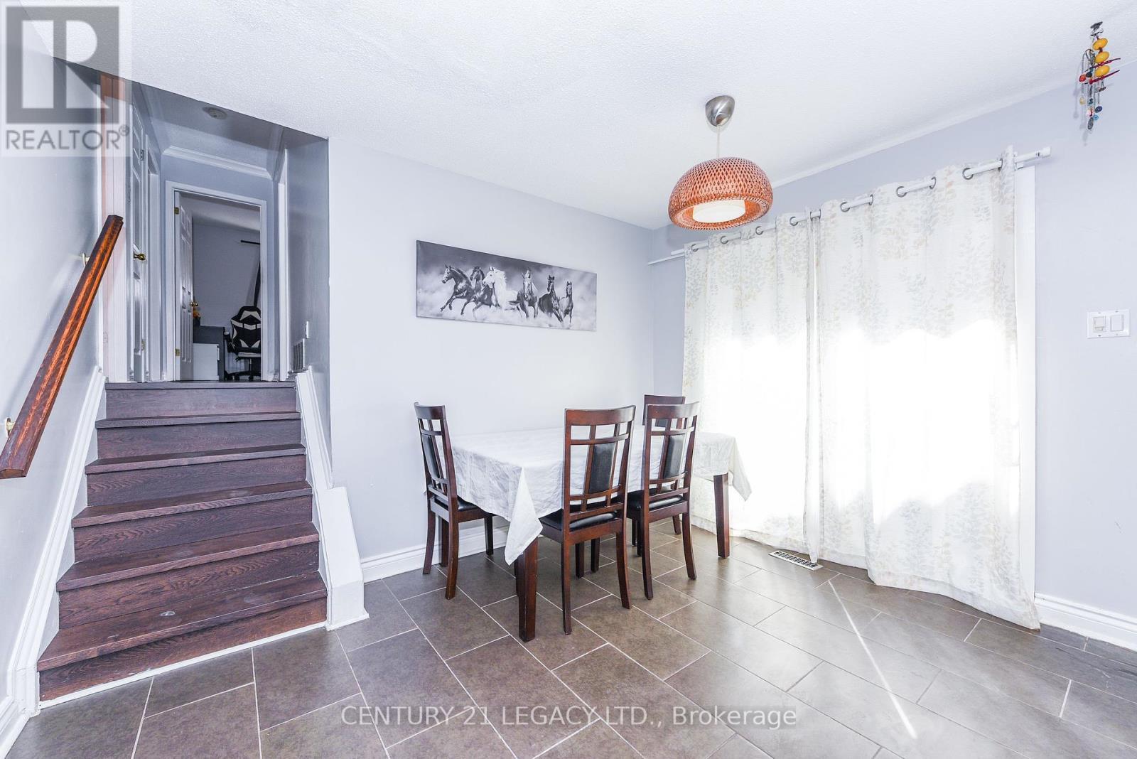11 Bruce Beer Drive, Brampton, ON - Indoor Photo Showing Dining Room