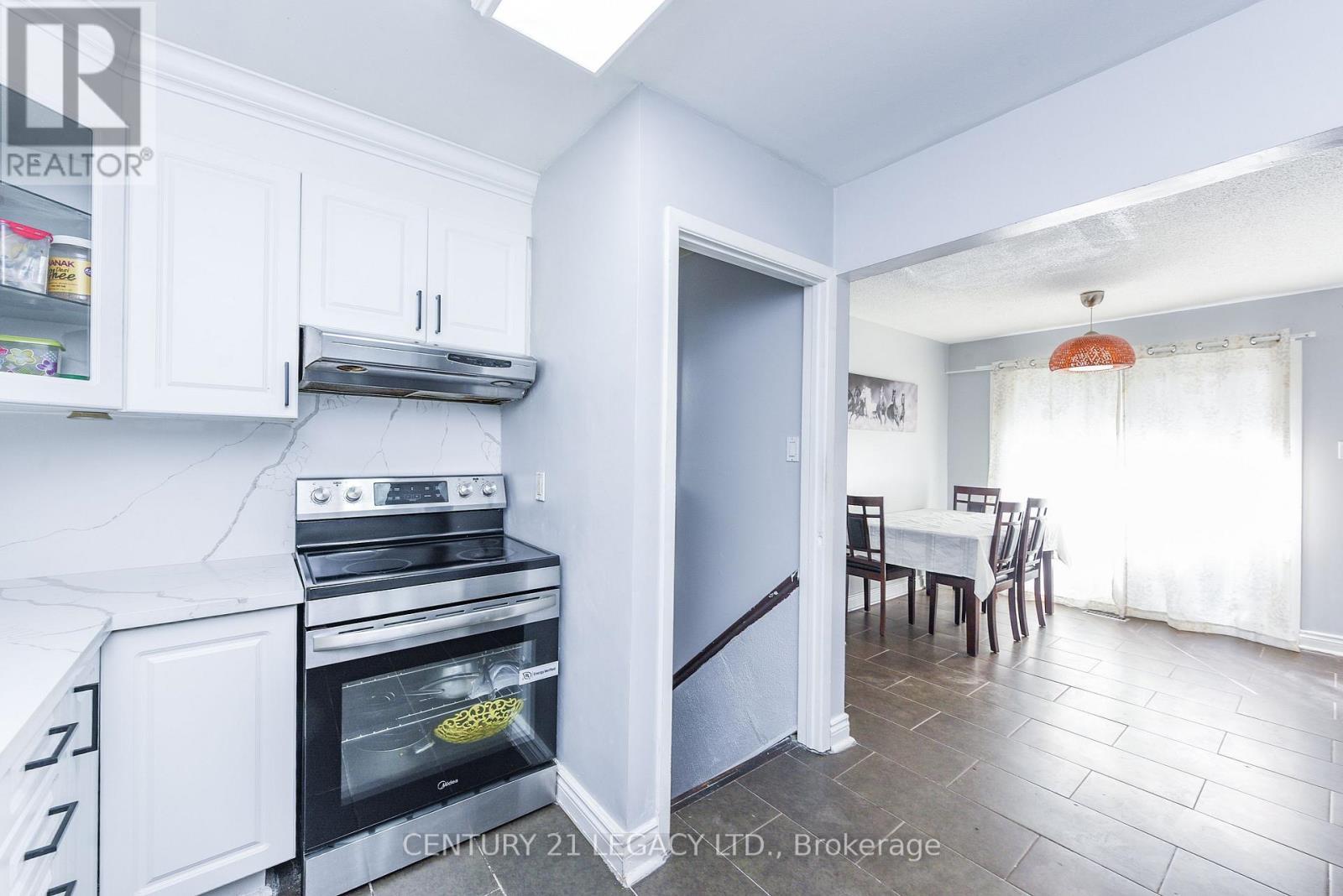 11 Bruce Beer Drive, Brampton, ON - Indoor