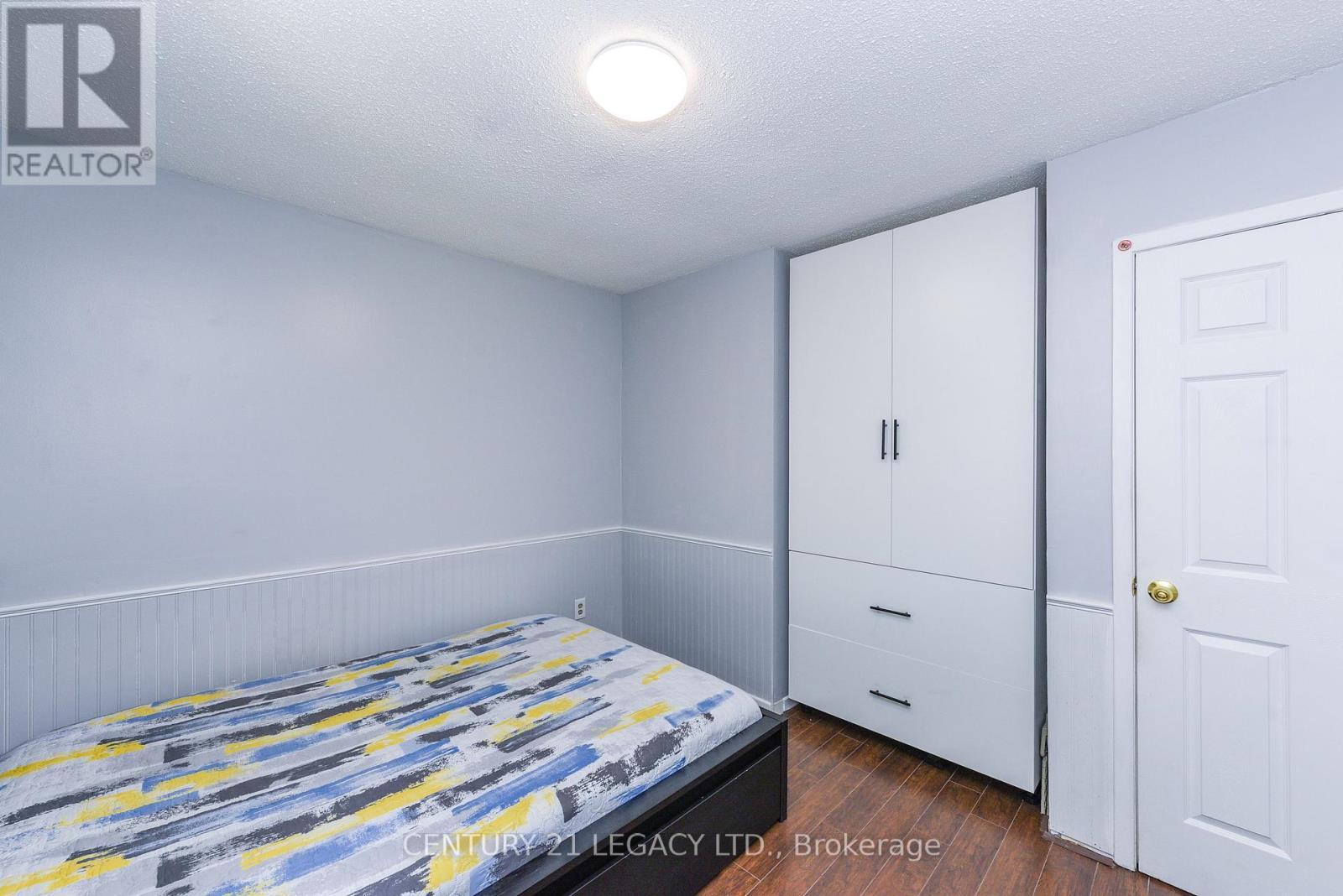 11 Bruce Beer Drive, Brampton, ON - Indoor Photo Showing Bedroom