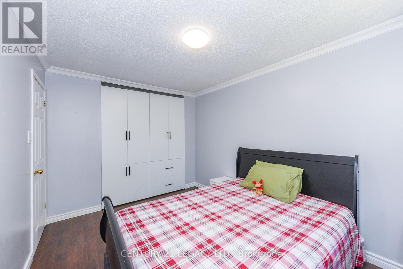 11 Bruce Beer Drive, Brampton, ON - Indoor Photo Showing Bedroom