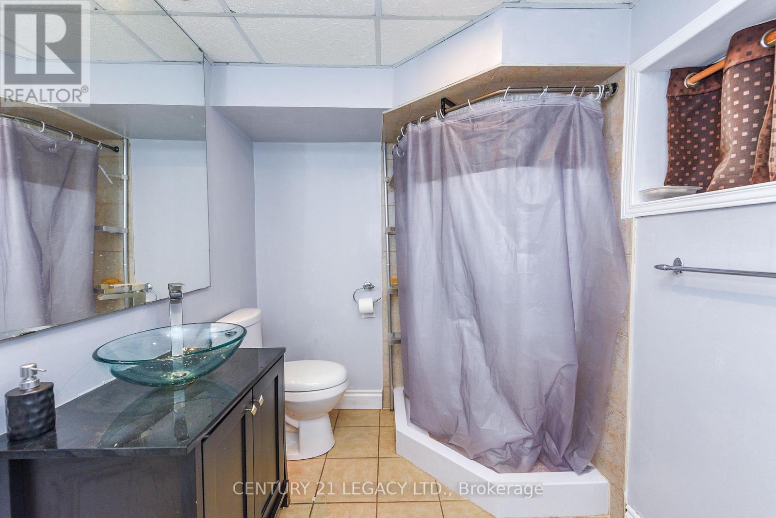 11 Bruce Beer Drive, Brampton, ON - Indoor Photo Showing Bathroom