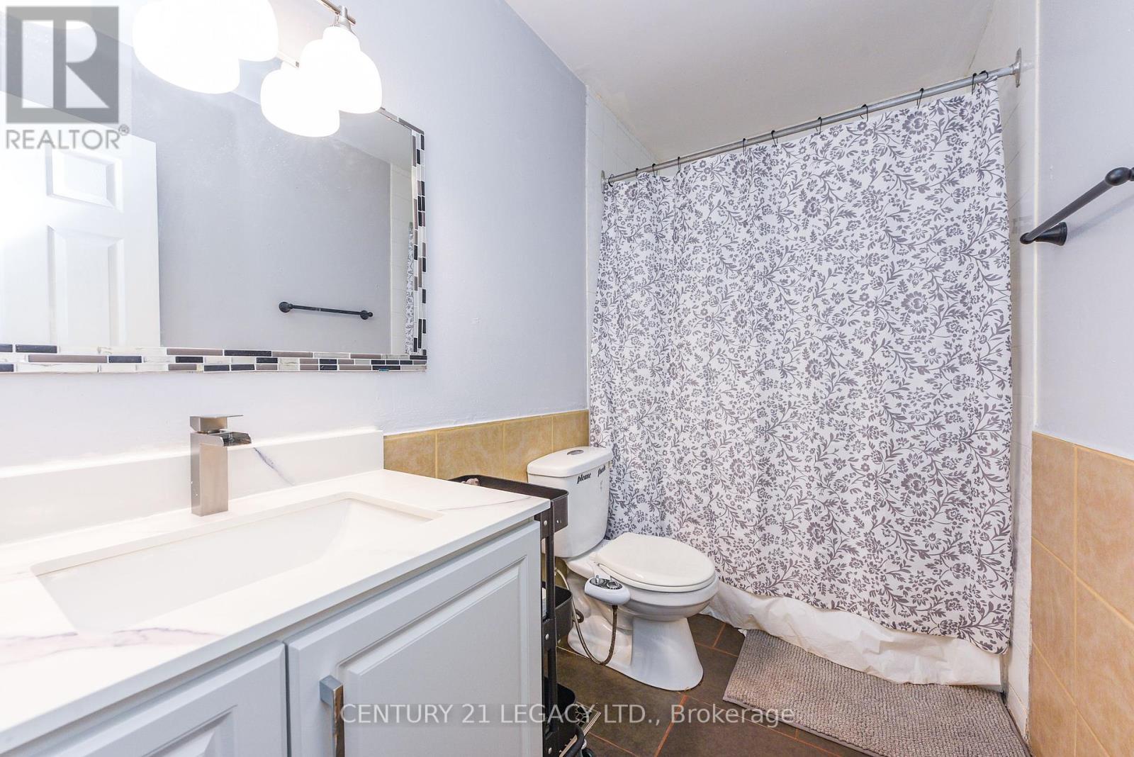 11 Bruce Beer Drive, Brampton, ON - Indoor Photo Showing Bathroom