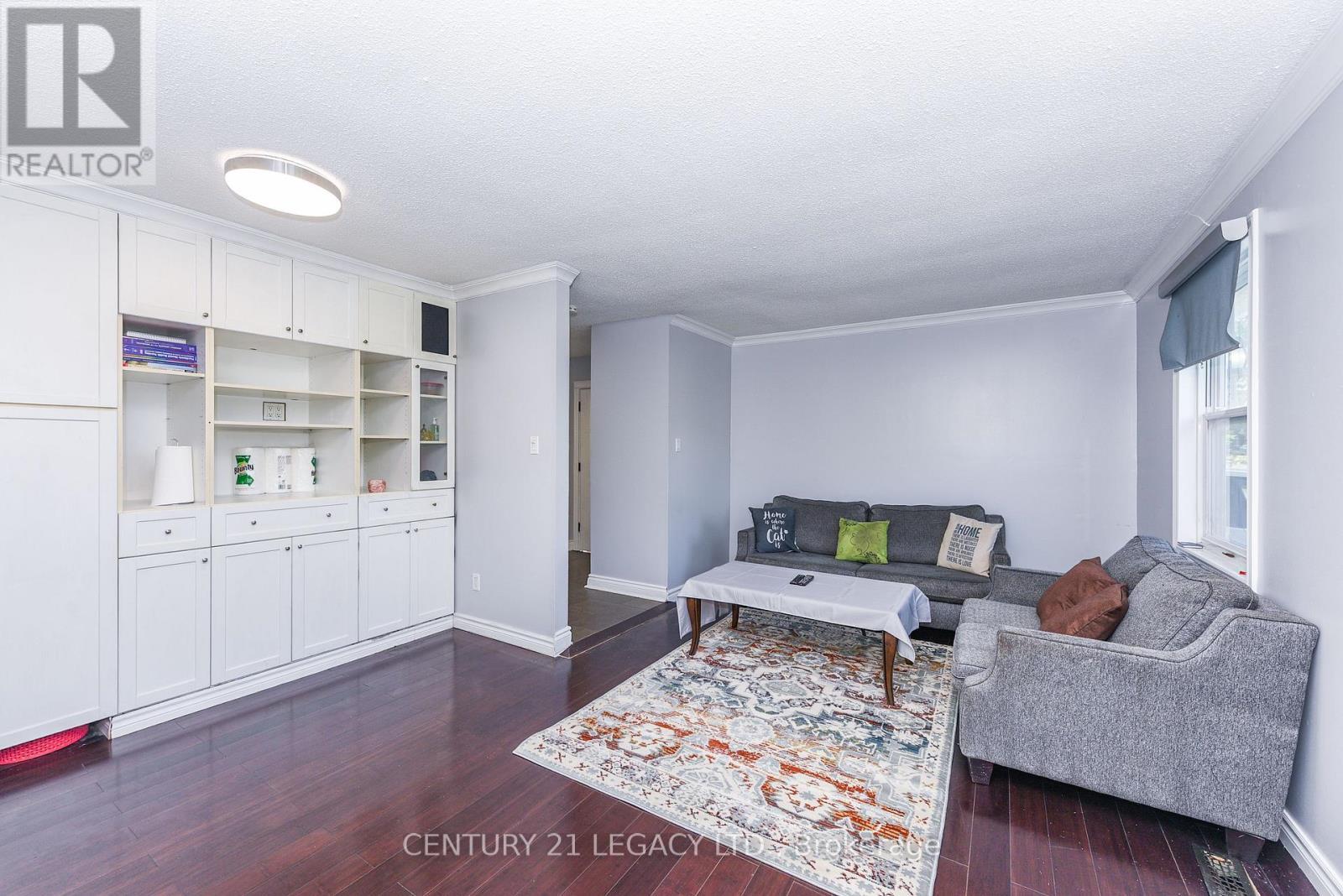 11 Bruce Beer Drive, Brampton, ON - Indoor