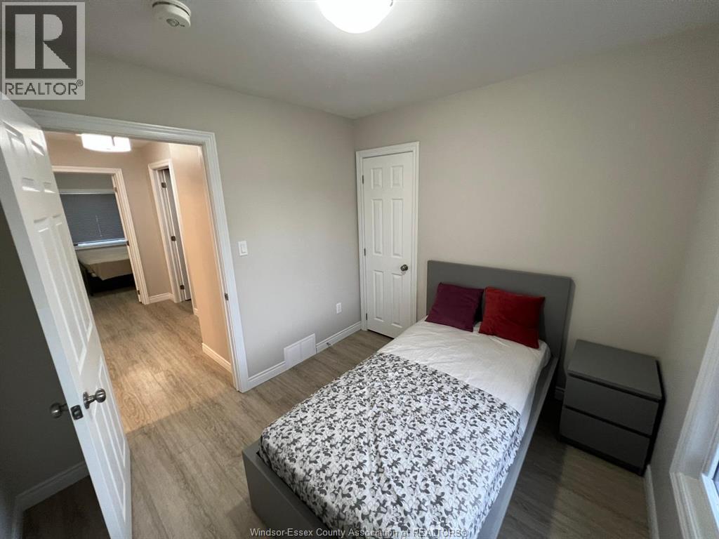 969 Moy Avenue, Windsor, ON - Indoor Photo Showing Bedroom