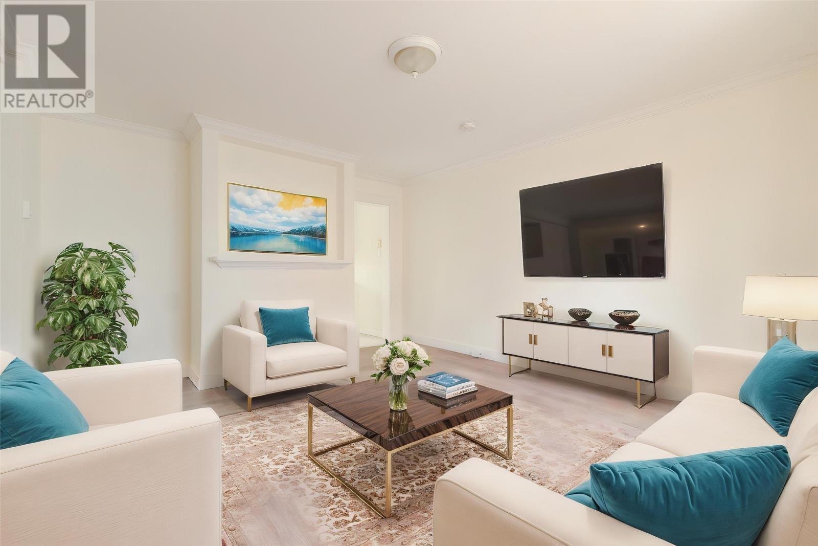 153 Gower Street, St. John'S, NL - Indoor Photo Showing Living Room