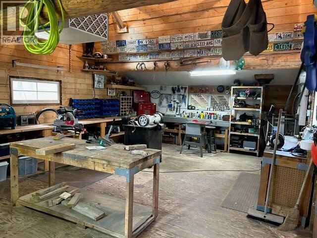 4878 Leopold Road, Celista, BC - Indoor Photo Showing Other Room