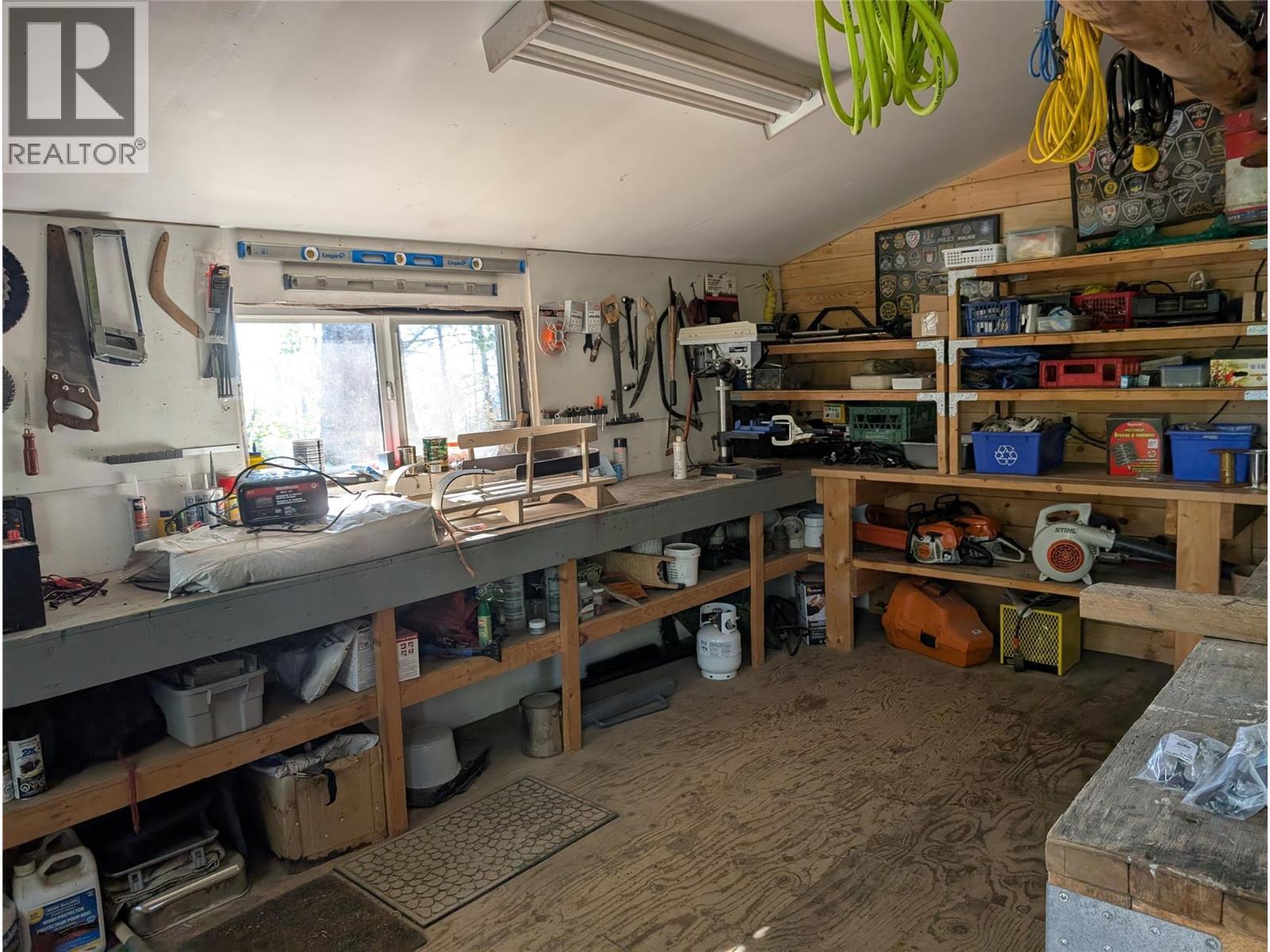 4878 Leopold Road, Celista, BC - Indoor