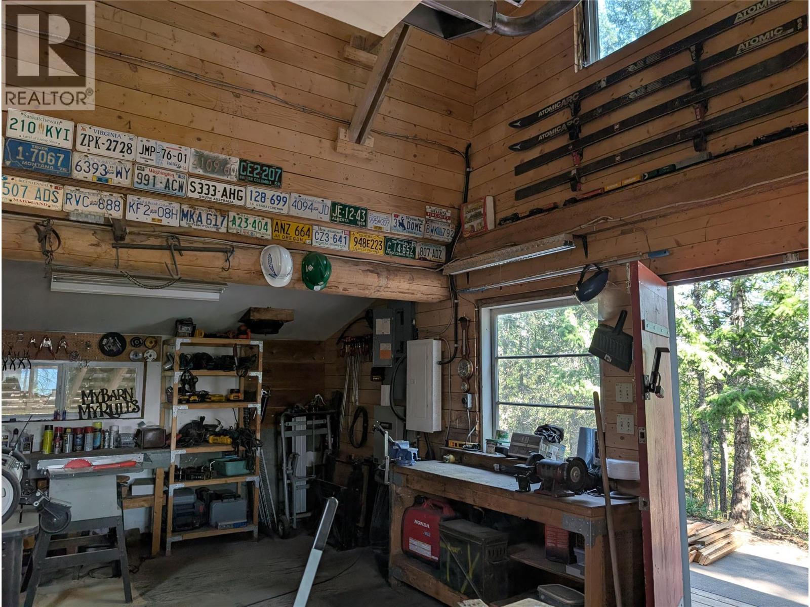 4878 Leopold Road, Celista, BC - Indoor Photo Showing Other Room