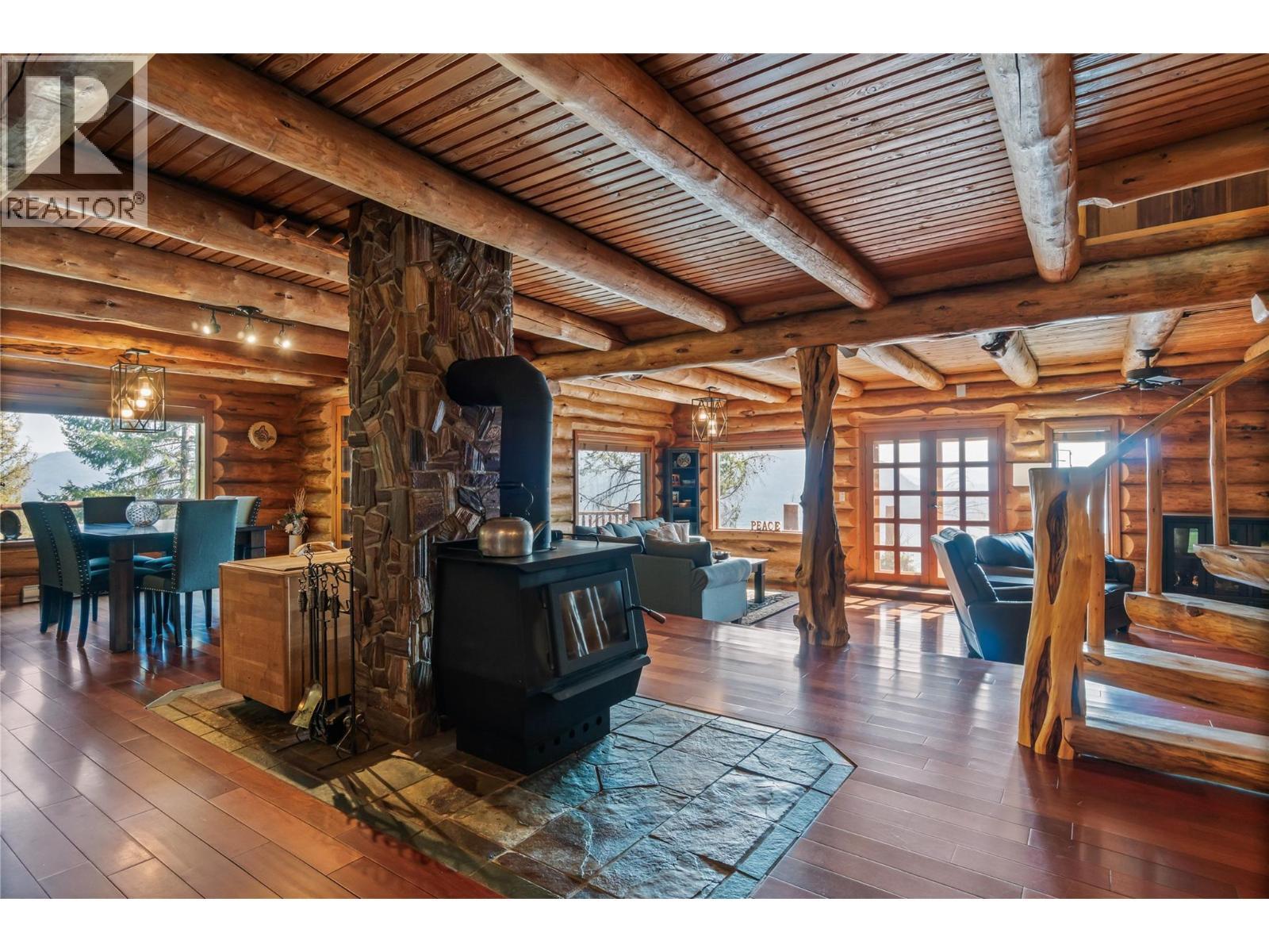 4878 Leopold Road, Celista, BC - Indoor Photo Showing Other Room