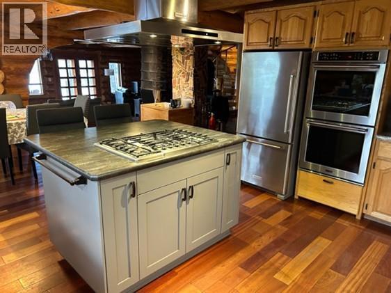 4878 Leopold Road, Celista, BC - Indoor Photo Showing Kitchen