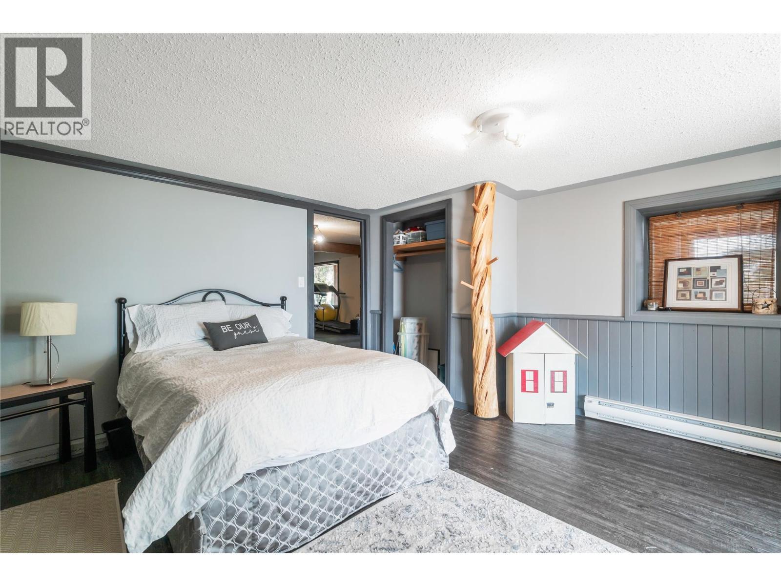 4878 Leopold Road, Celista, BC - Indoor Photo Showing Bedroom