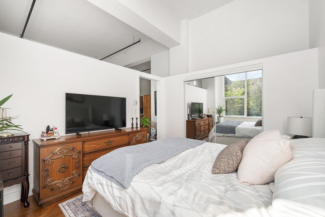 Chambre à coucher - 158-4951 Rue Ontario E., Montréal (Mercier/Hochelaga-Maisonneuve), QC - Indoor Photo Showing Bedroom