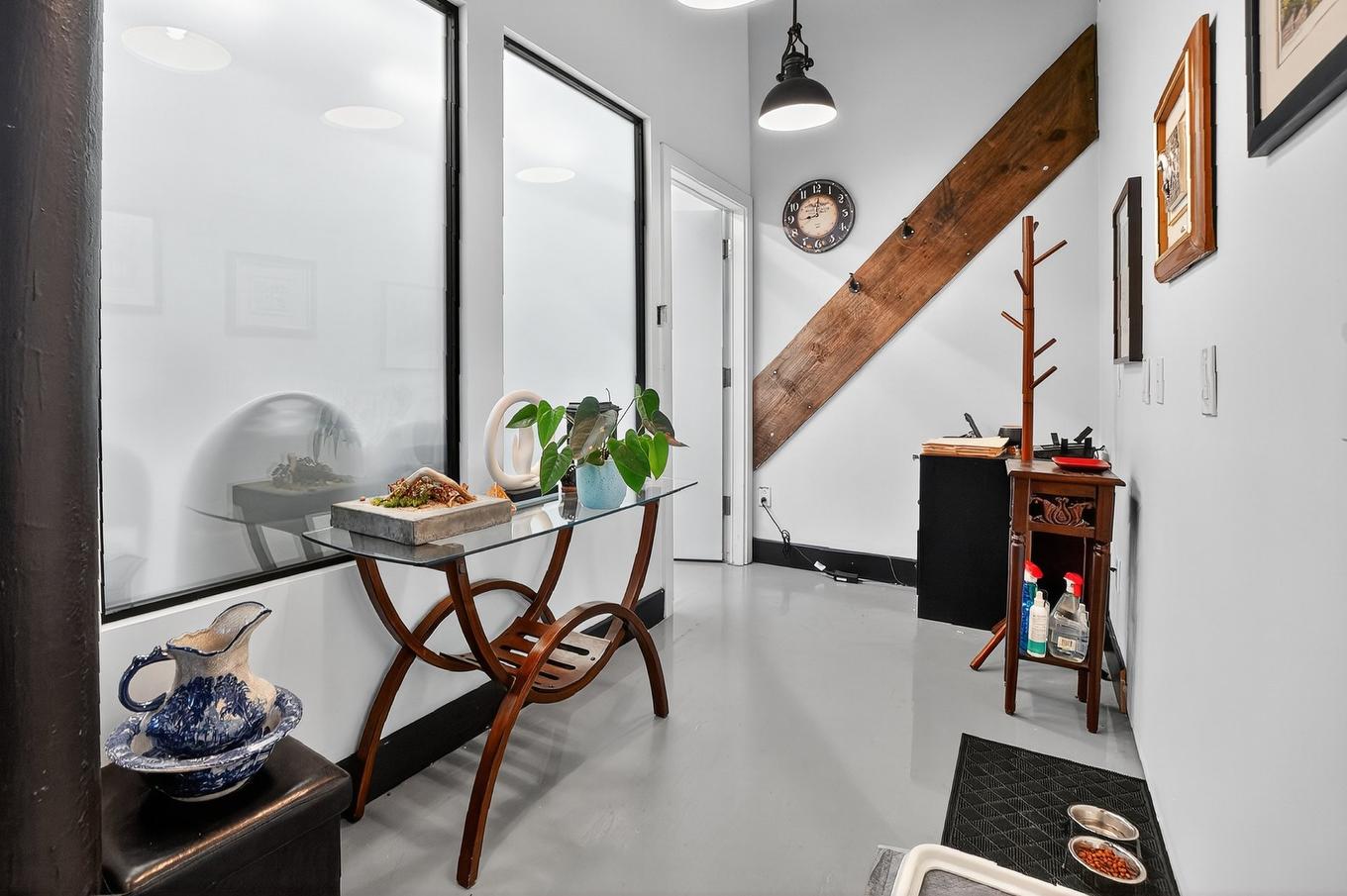 Commerce - 104-201 Rue St-Louis, Saint-Marcel-De-Richelieu, QC - Indoor Photo Showing Other Room