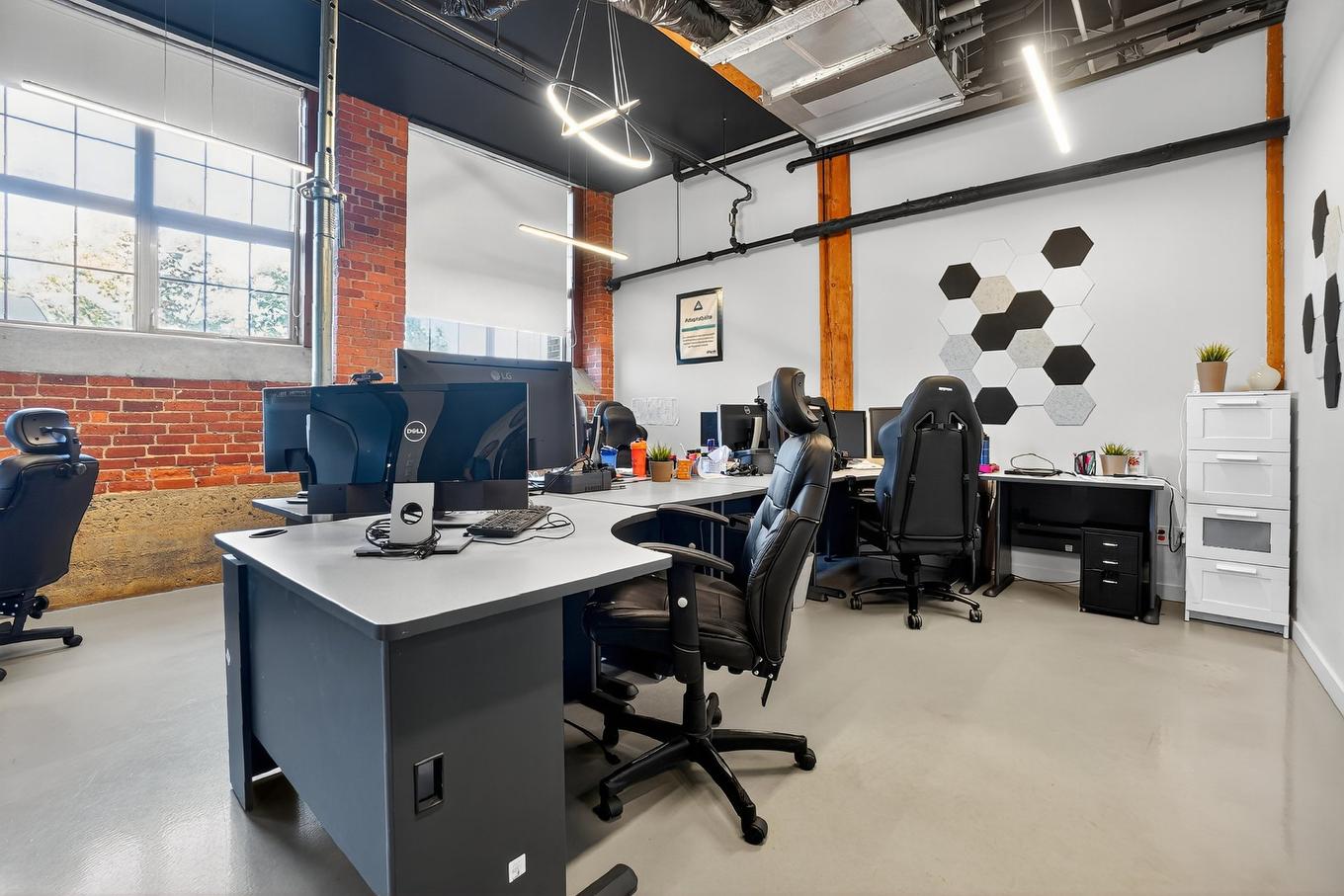 Commerce - 104-201 Rue St-Louis, Saint-Marcel-De-Richelieu, QC - Indoor Photo Showing Office