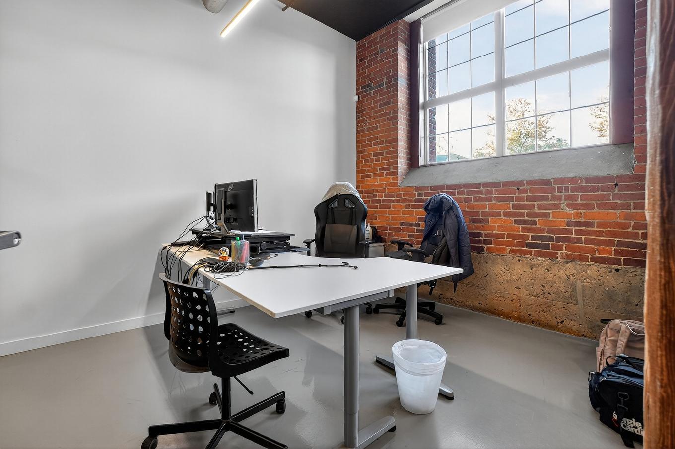 Commerce - 104-201 Rue St-Louis, Saint-Marcel-De-Richelieu, QC - Indoor Photo Showing Office