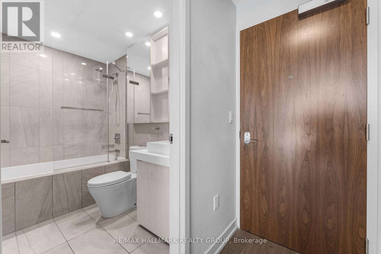 1501 - 101 Queen Street, Ottawa, ON - Indoor Photo Showing Bathroom