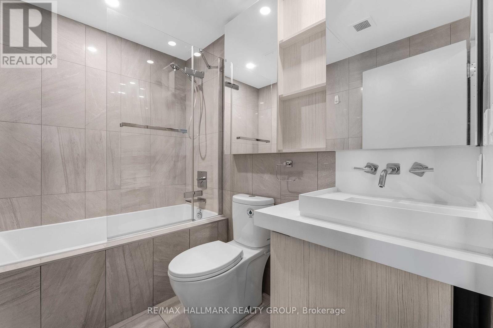 1501 - 101 Queen Street, Ottawa, ON - Indoor Photo Showing Bathroom