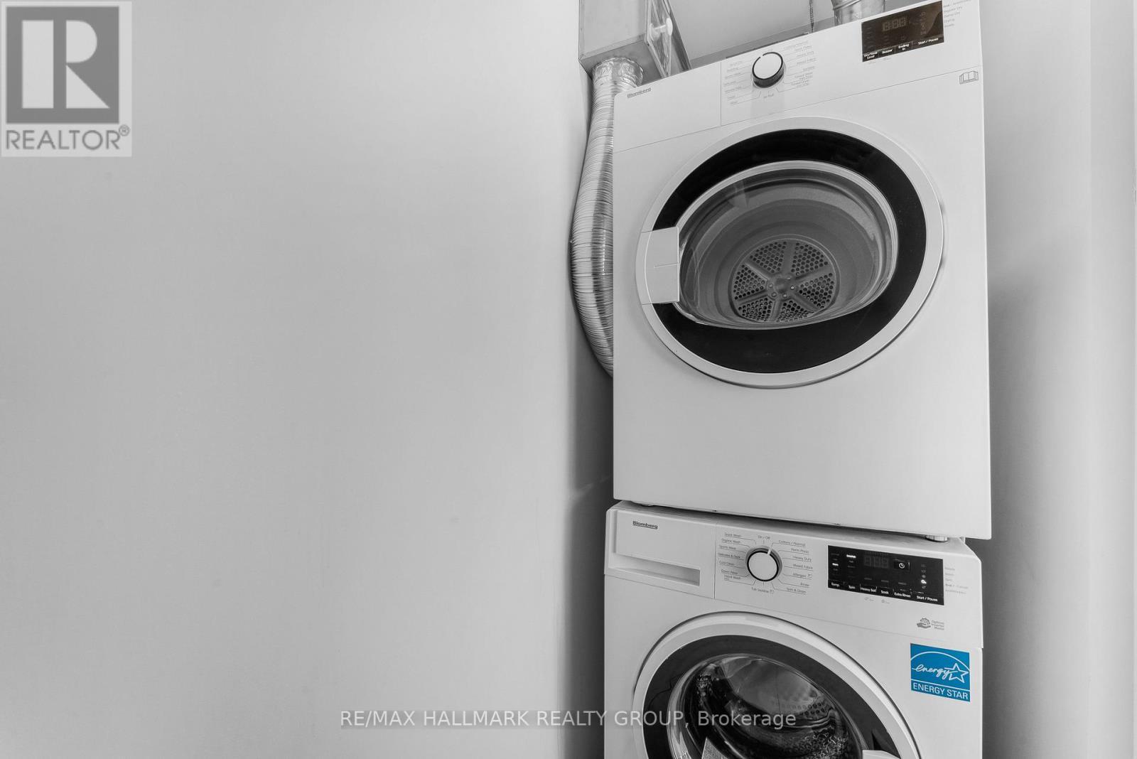 1501 - 101 Queen Street, Ottawa, ON - Indoor Photo Showing Laundry Room