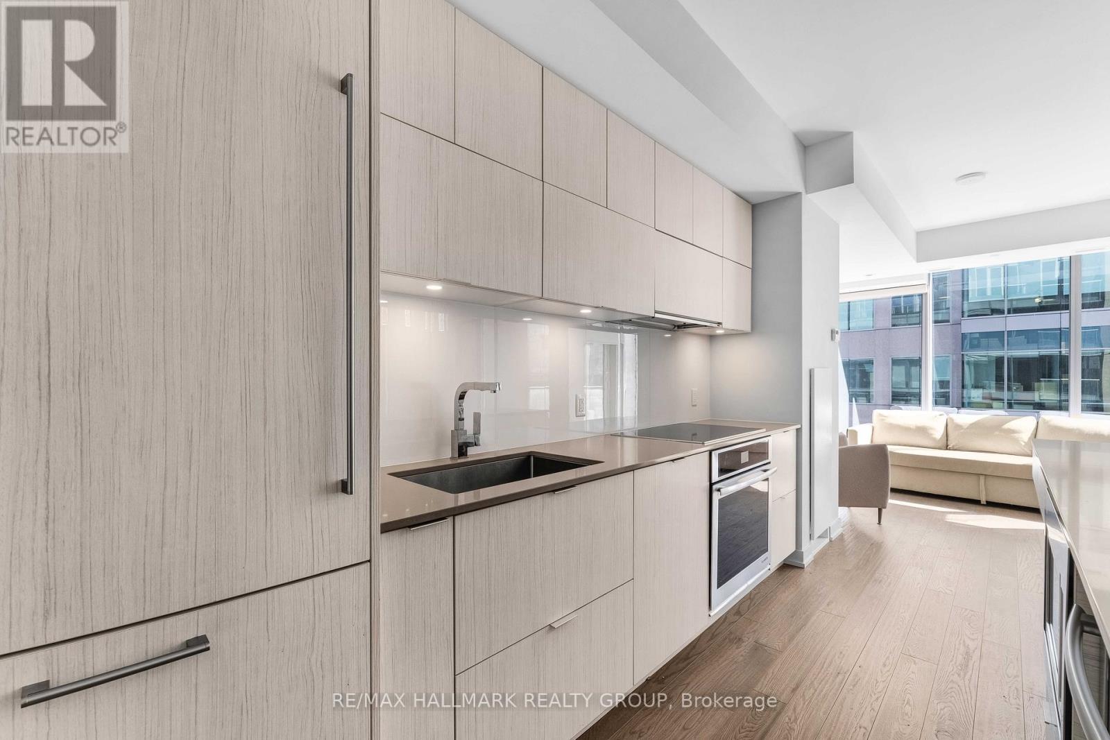 1501 - 101 Queen Street, Ottawa, ON - Indoor Photo Showing Kitchen With Upgraded Kitchen