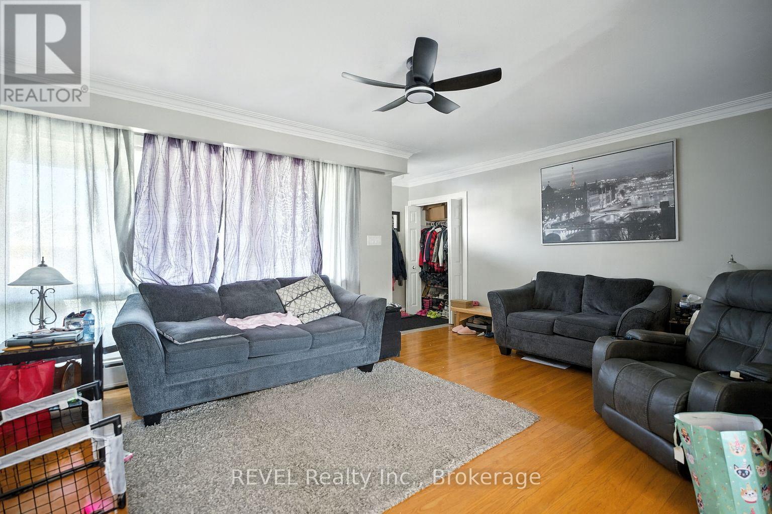 Decluttered with AI - 46 Collier Road S, Thorold (Thorold Downtown), ON - Indoor Photo Showing Living Room