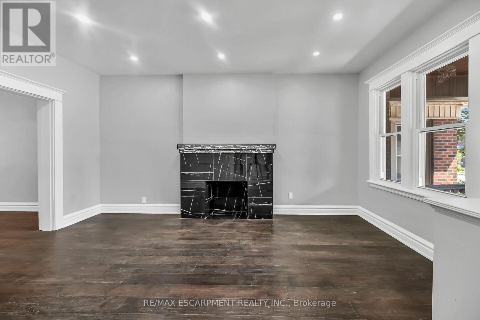 172 Sherman Avenue S, Hamilton, ON - Indoor With Fireplace