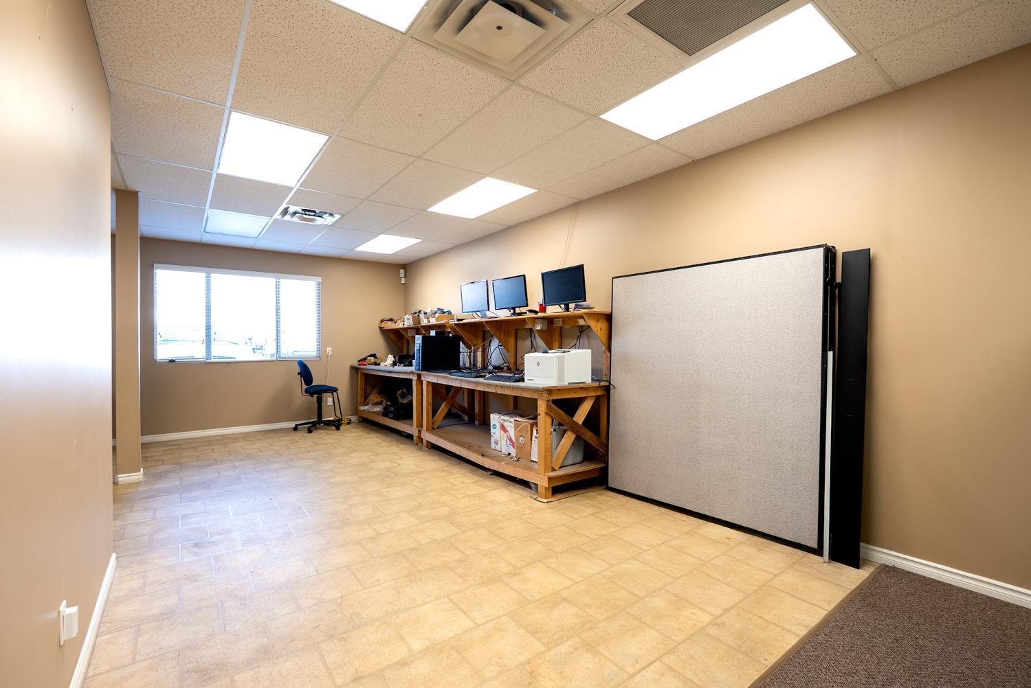 4 5492 Production Boulevard, Surrey, BC