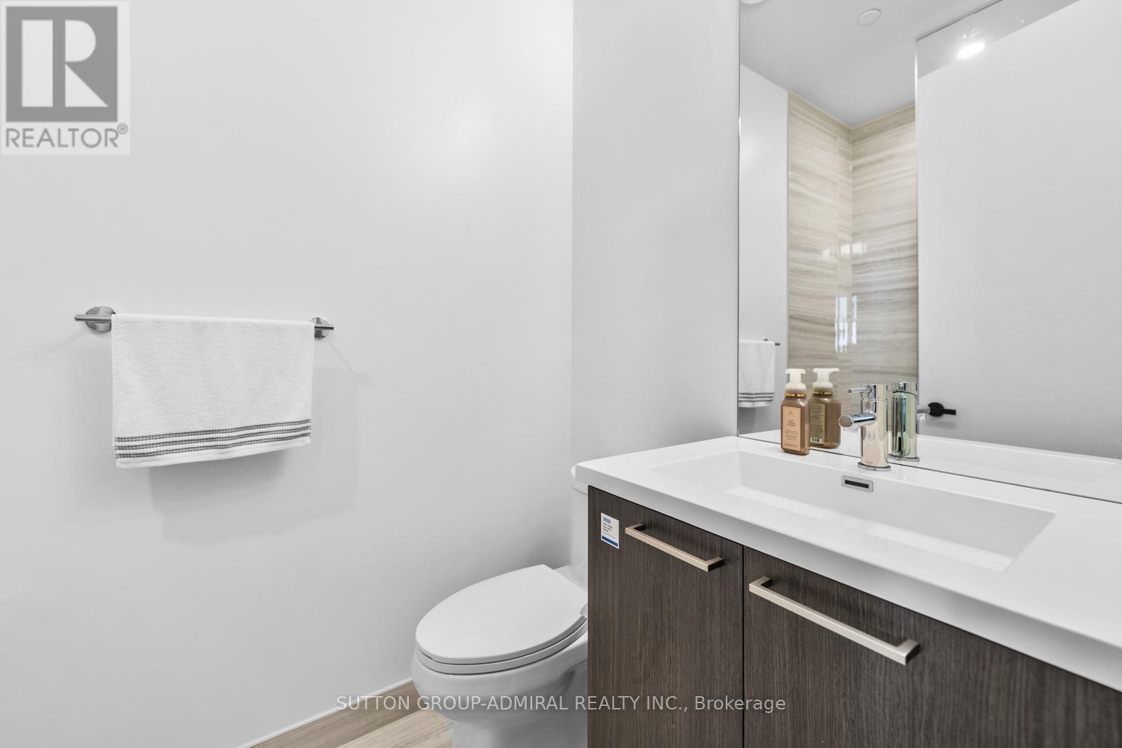 2110 - 195 Commerce Street, Vaughan, ON - Indoor Photo Showing Bathroom