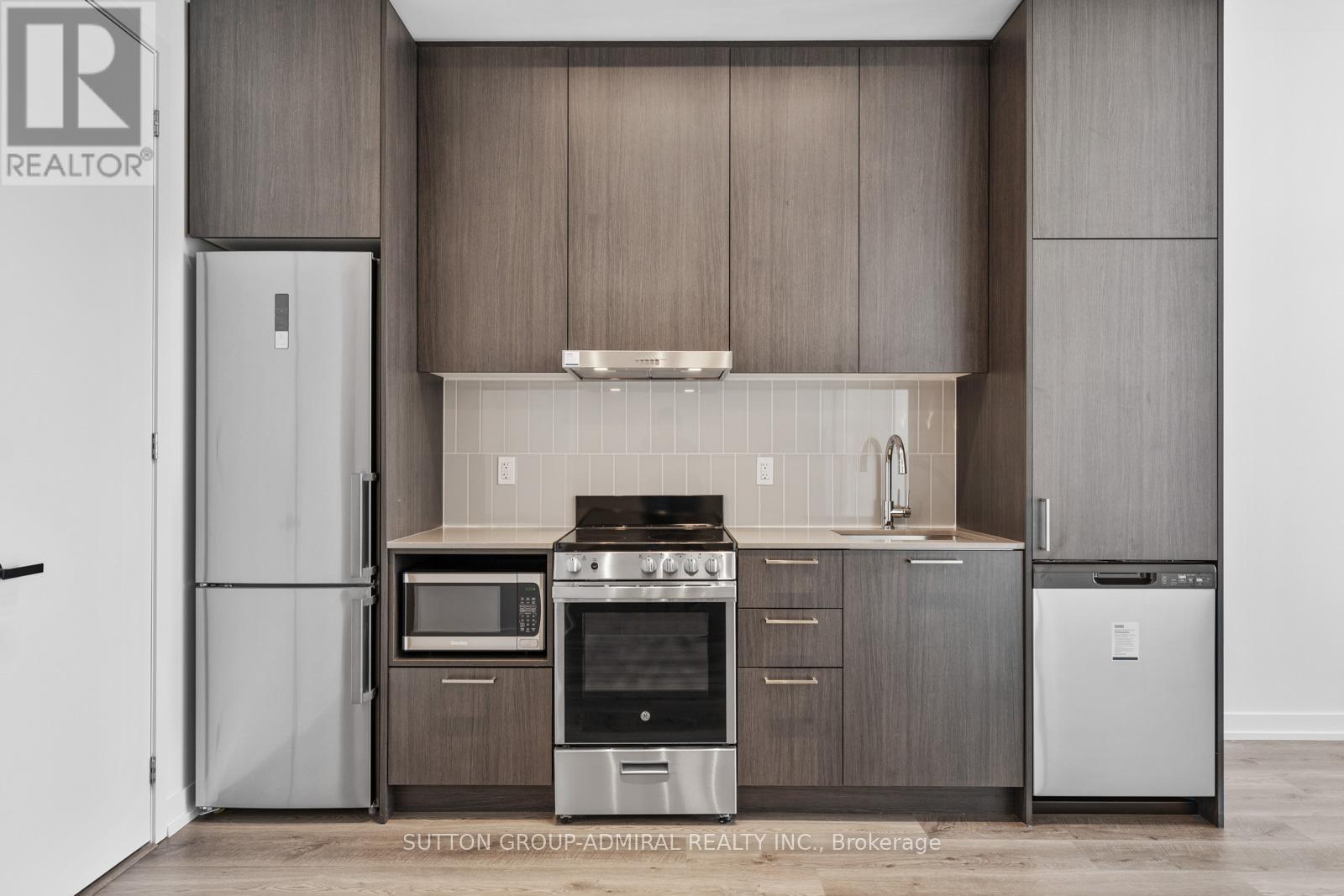 2110 - 195 Commerce Street, Vaughan, ON - Indoor Photo Showing Kitchen