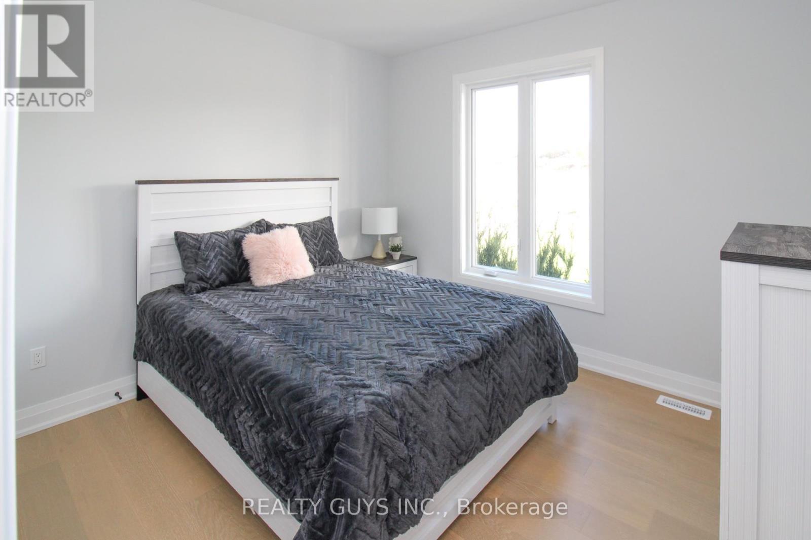 2ND BEDROOM - 2418 Gwendolyn Court, Cavan Monaghan (Cavan Twp), ON - Indoor Photo Showing Bedroom
