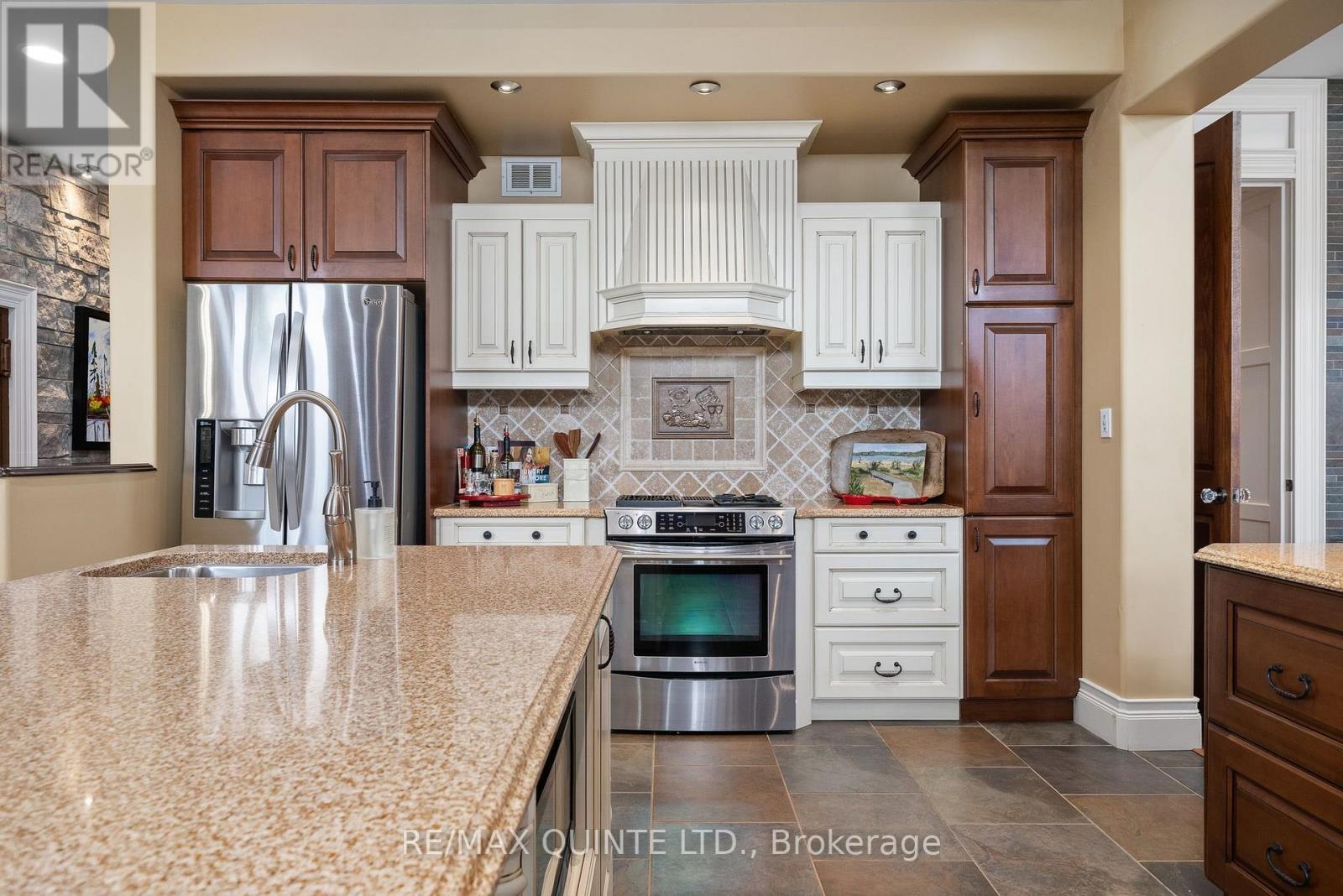 Kitchen - 229 Main Street, Prince Edward County (Picton), ON - Indoor Photo Showing Kitchen With Upgraded Kitchen