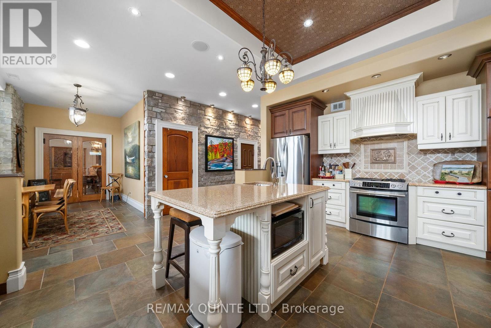 Kitchen - 229 Main Street, Prince Edward County (Picton), ON - Indoor Photo Showing Kitchen With Upgraded Kitchen