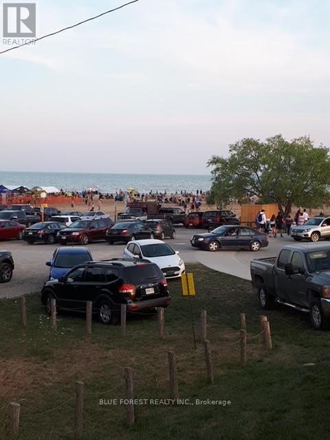 busy beach steps away - 23 Wellington Street, Bayham (Port Burwell), ON