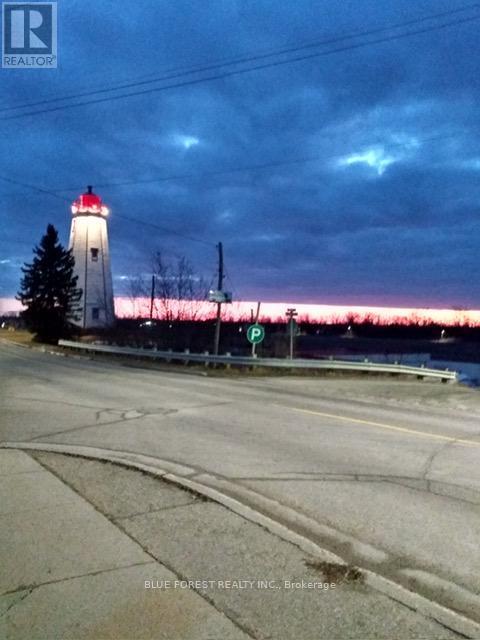 lighthouse - 23 Wellington Street, Bayham (Port Burwell), ON