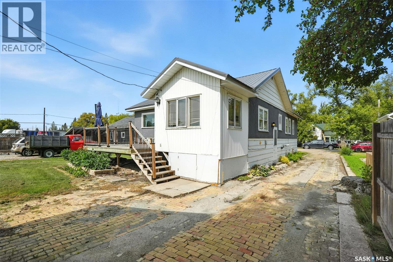 106 3Rd Avenue E, Nokomis, SK - Outdoor