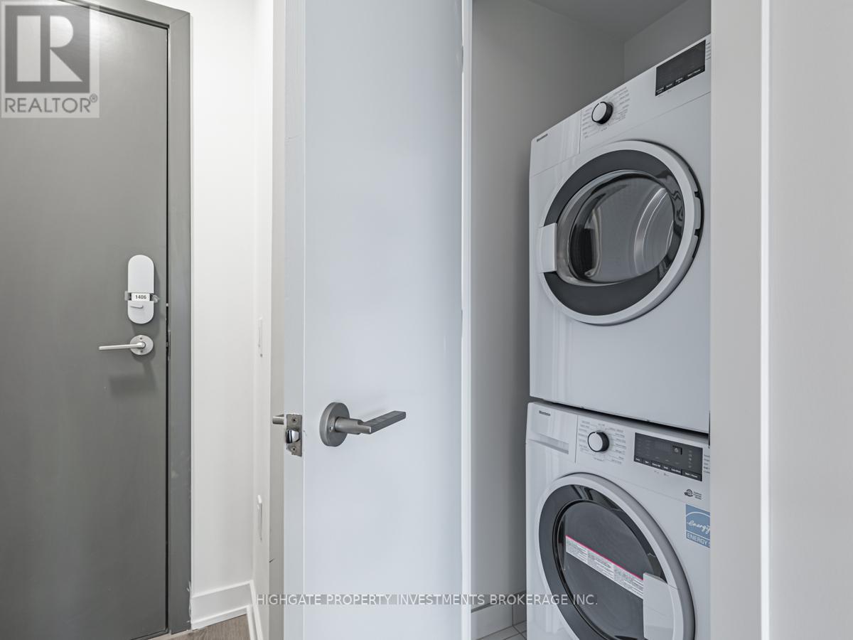 1406 - 9 Tecumseth Street, Toronto, ON - Indoor Photo Showing Laundry Room