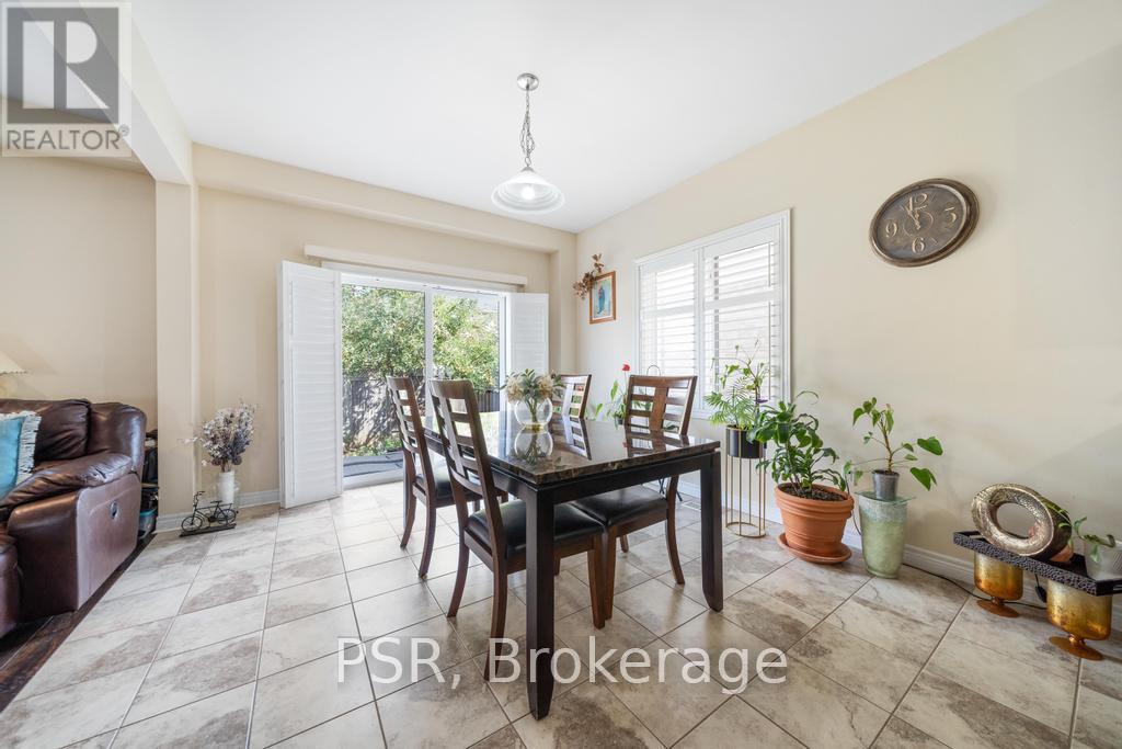 514 Old Mud Street, Hamilton, ON - Indoor Photo Showing Dining Room