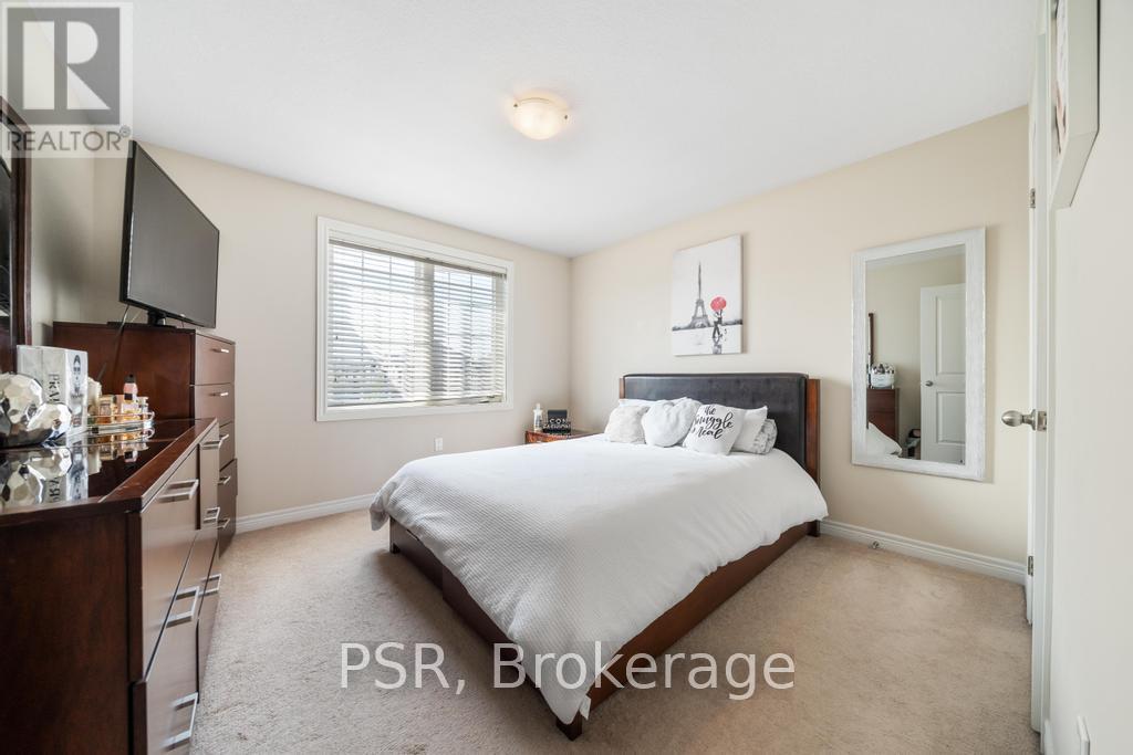 514 Old Mud Street, Hamilton, ON - Indoor Photo Showing Bedroom