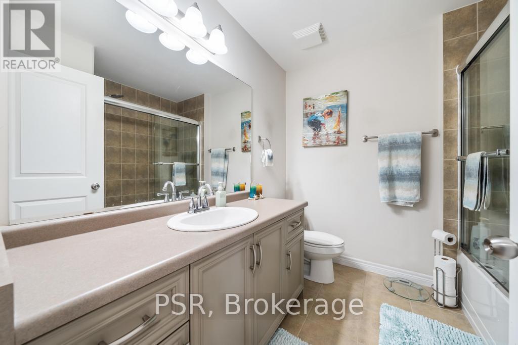 514 Old Mud Street, Hamilton, ON - Indoor Photo Showing Bathroom