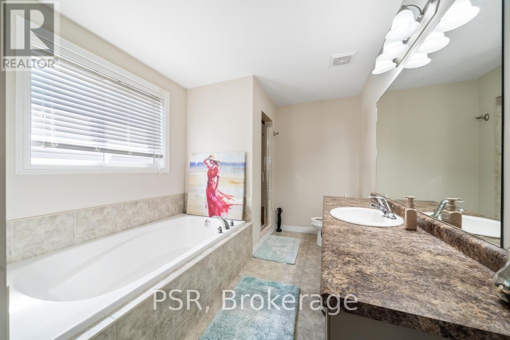 514 Old Mud Street, Hamilton, ON - Indoor Photo Showing Bathroom