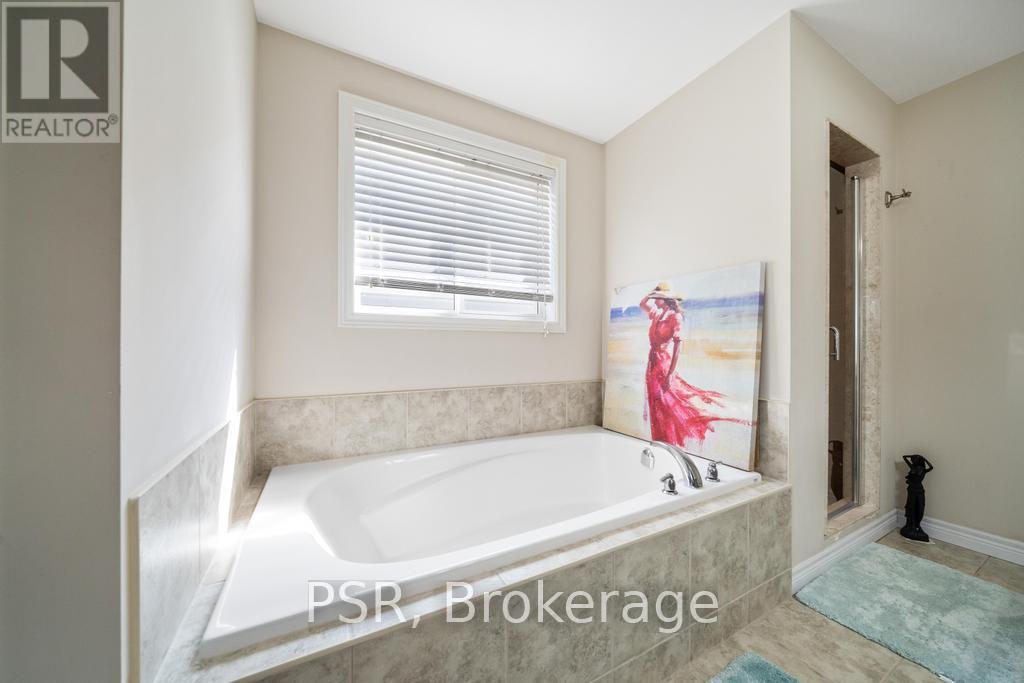 514 Old Mud Street, Hamilton, ON - Indoor Photo Showing Bathroom