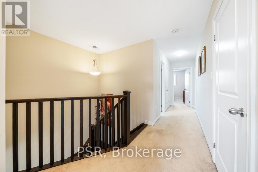 514 Old Mud Street, Hamilton, ON - Indoor Photo Showing Other Room