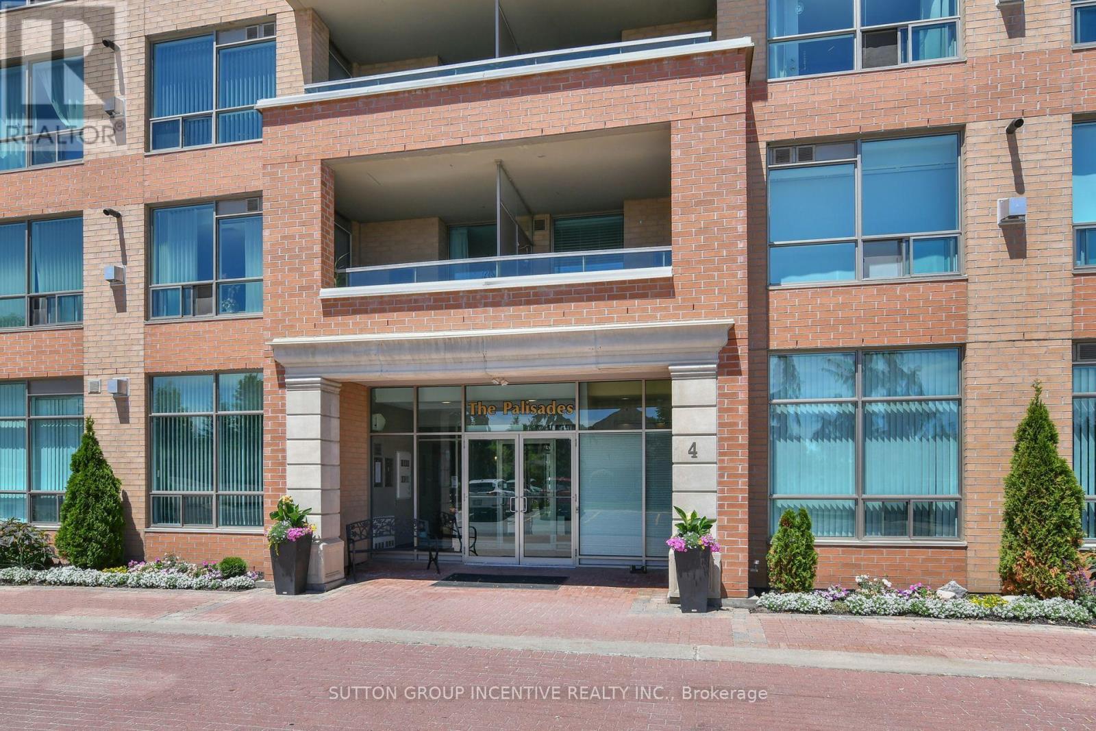 508 - 4 Briar Hill Heights, New Tecumseth, ON - Outdoor With Balcony With Facade
