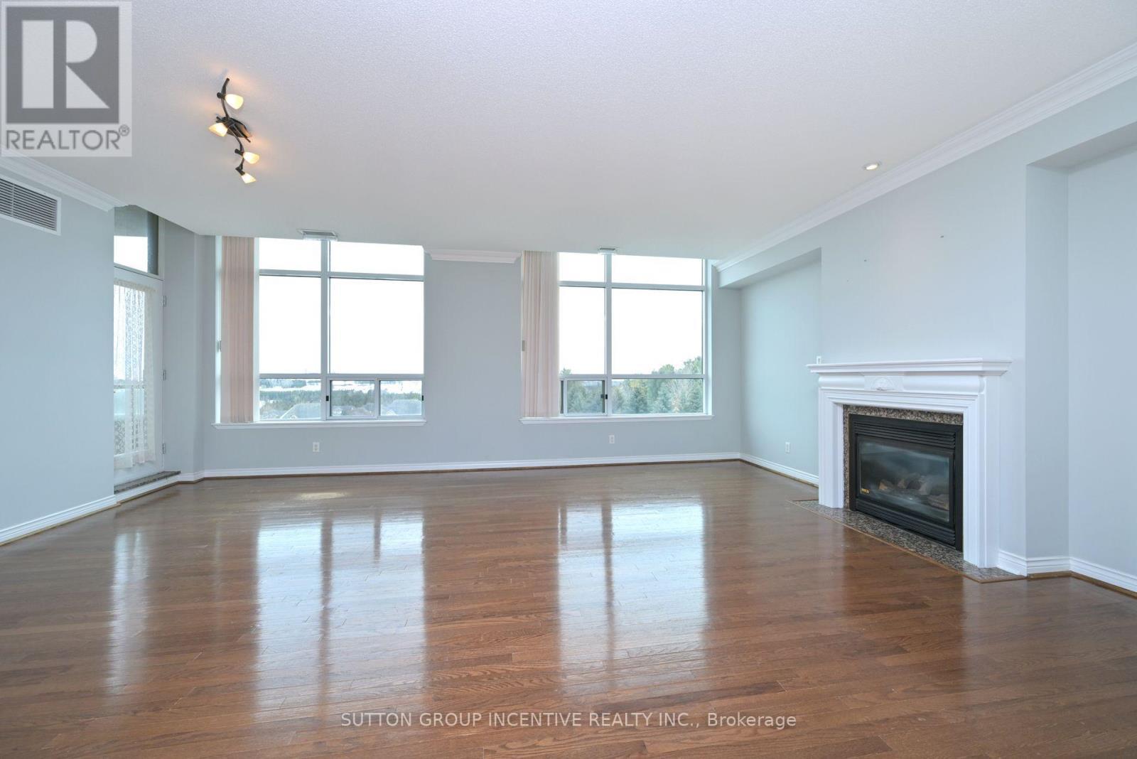 508 - 4 Briar Hill Heights, New Tecumseth, ON - Indoor With Fireplace
