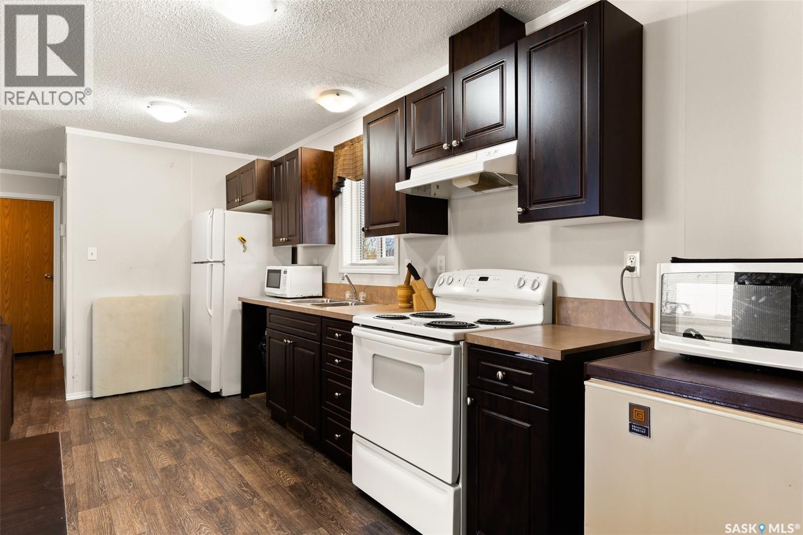 Hanson Acreage, Stoughton, SK - Indoor Photo Showing Kitchen