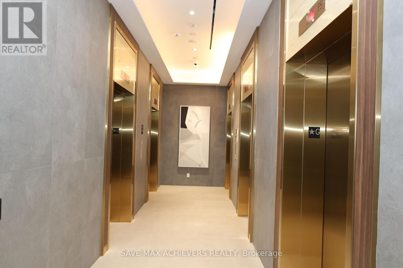 5201 - 7890 Jane Street, Vaughan, ON - Indoor Photo Showing Other Room