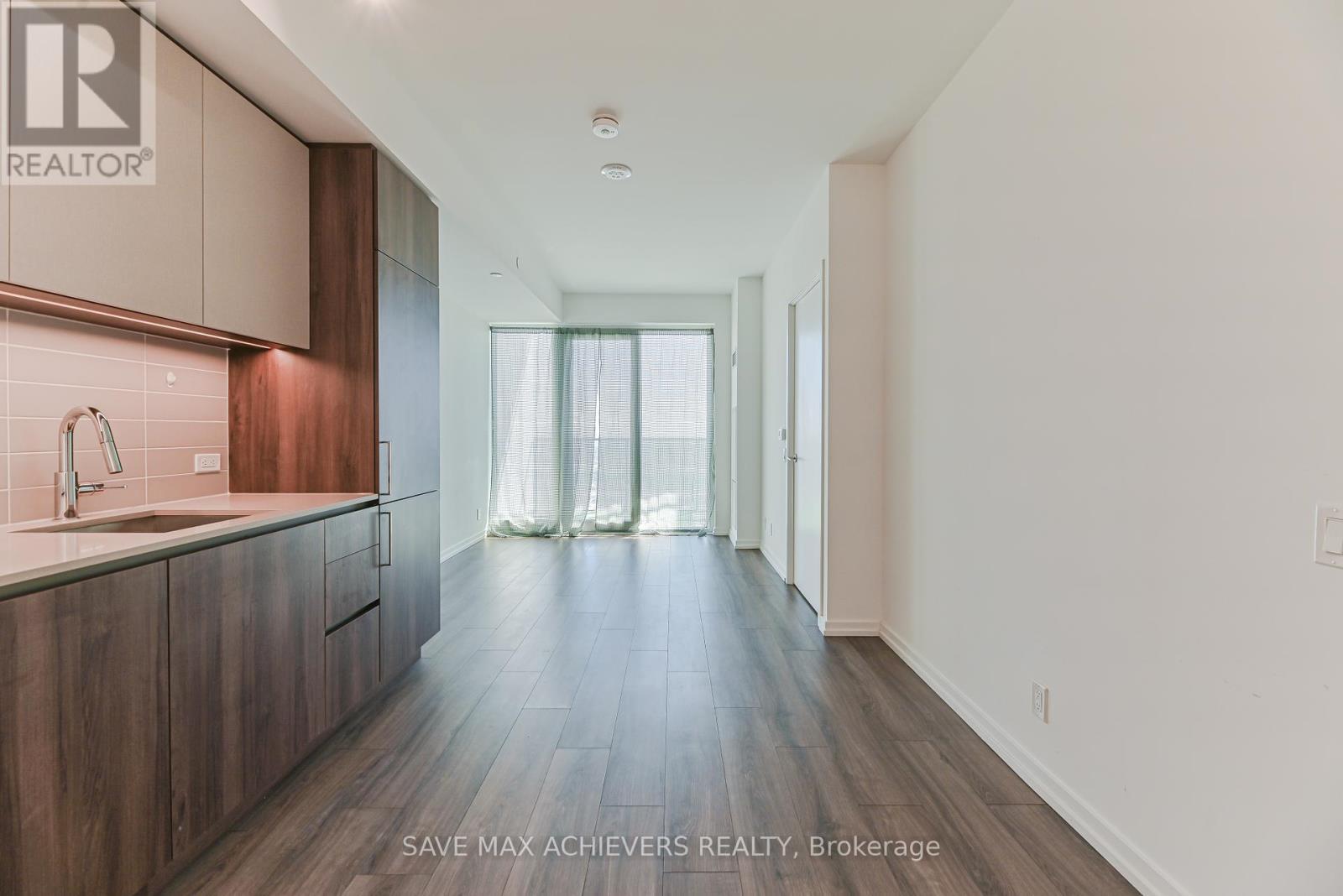 5201 - 7890 Jane Street, Vaughan, ON - Indoor