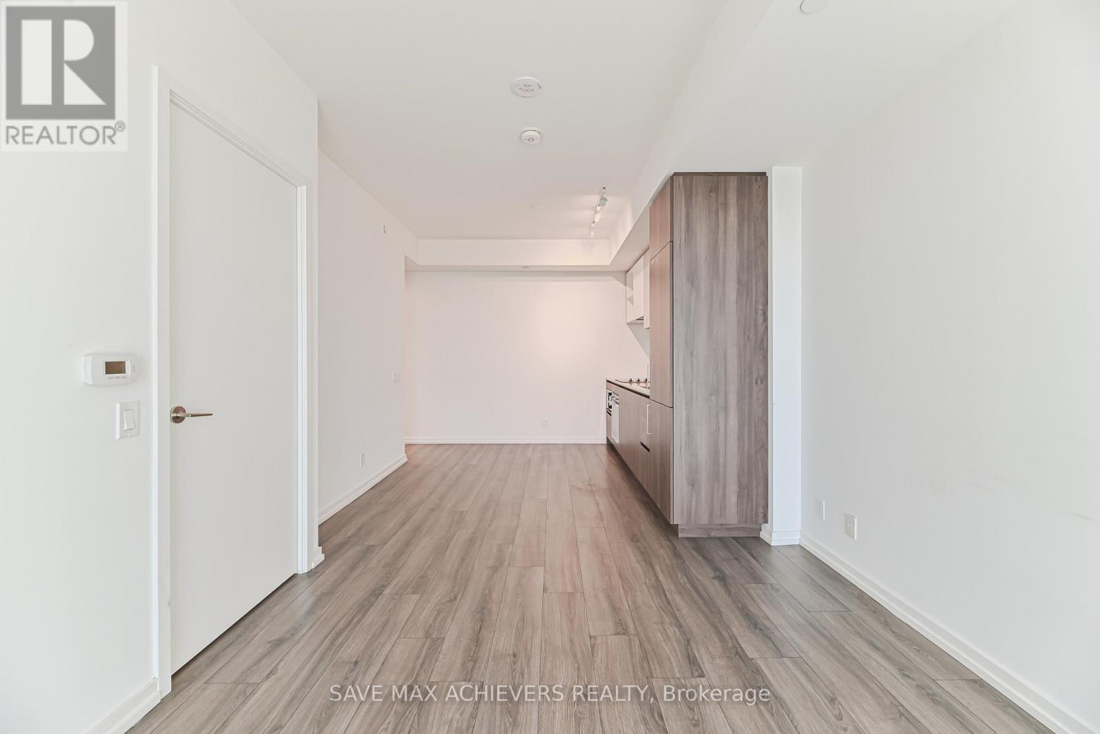 5201 - 7890 Jane Street, Vaughan, ON - Indoor Photo Showing Other Room