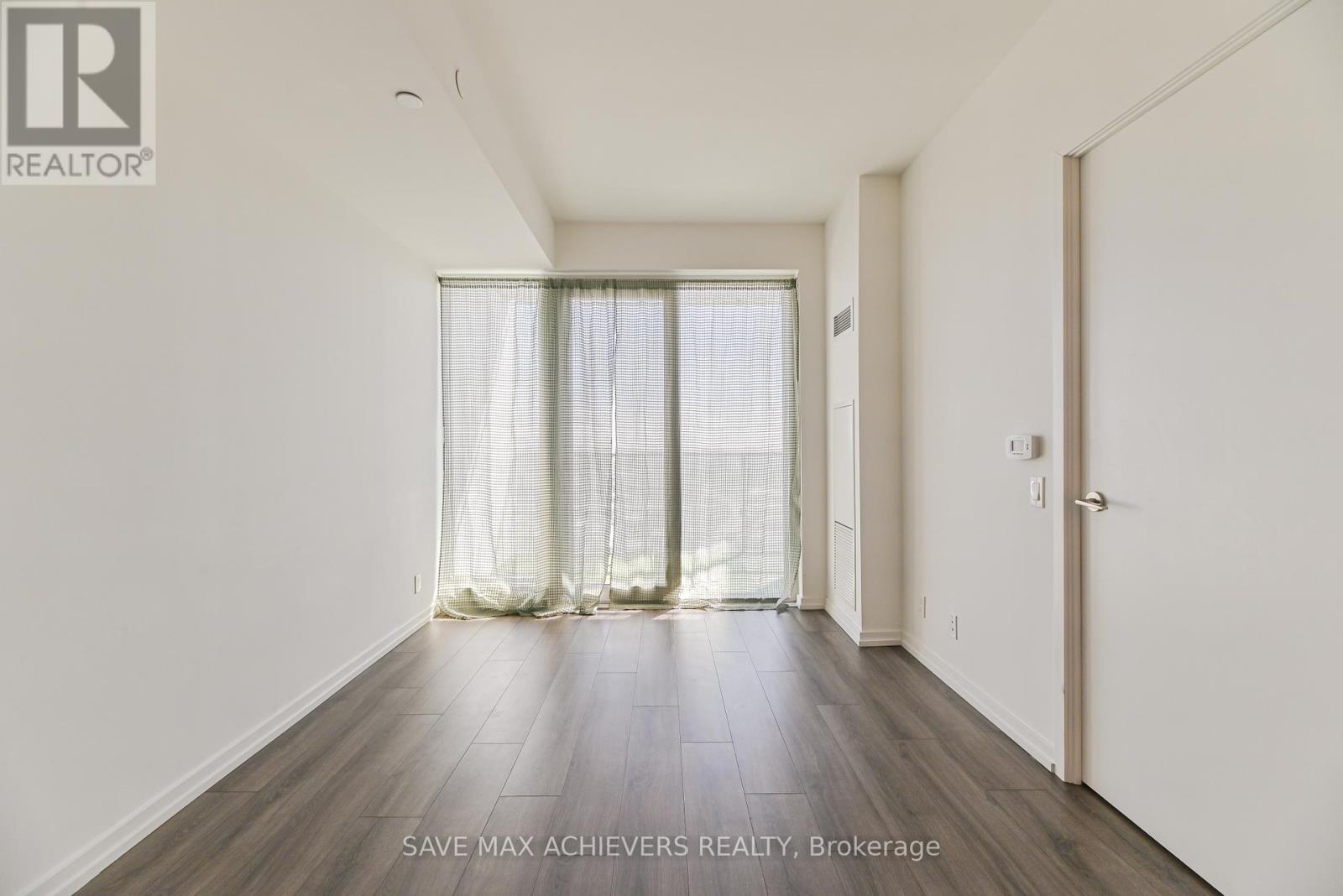 5201 - 7890 Jane Street, Vaughan, ON - Indoor Photo Showing Other Room