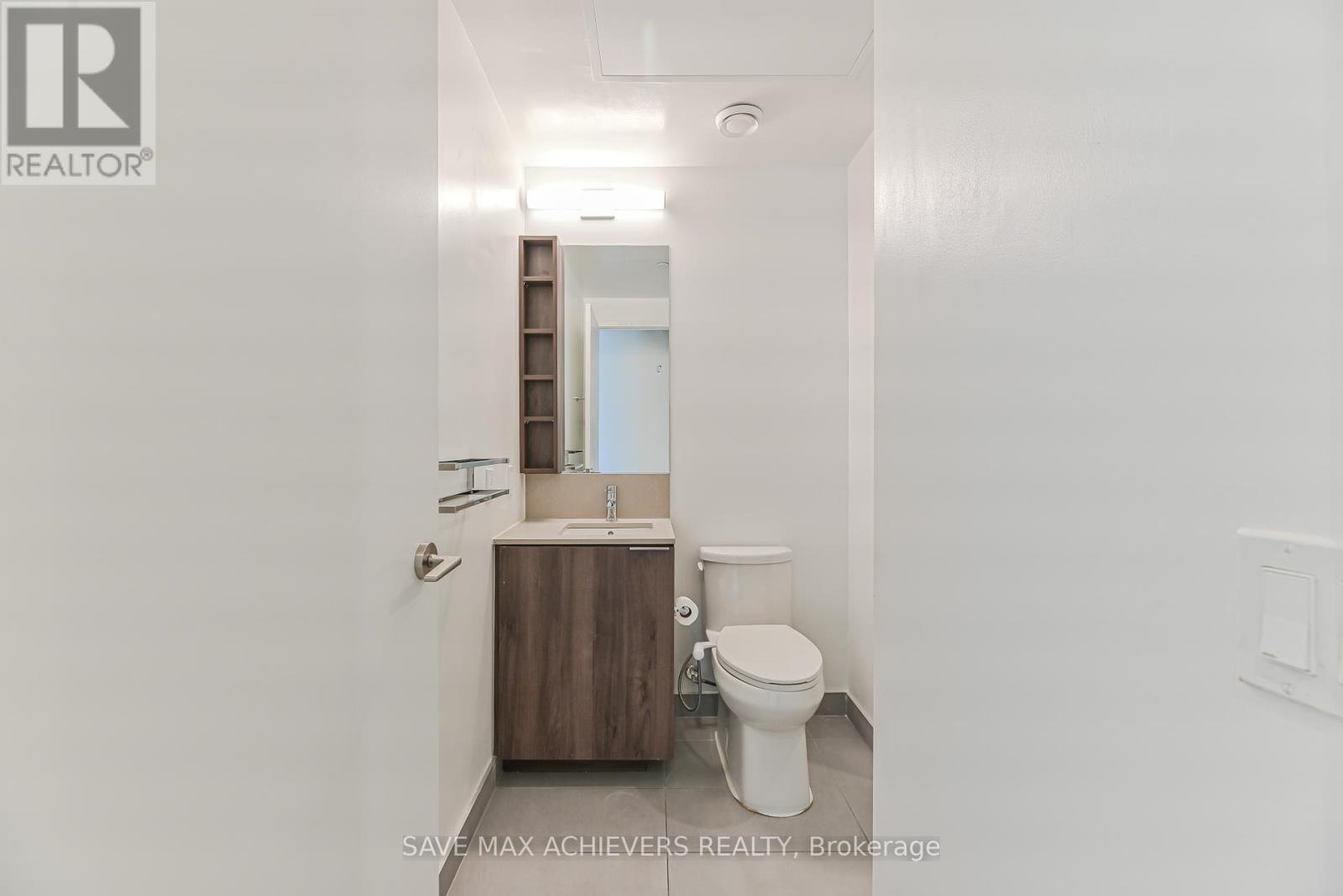 5201 - 7890 Jane Street, Vaughan, ON - Indoor Photo Showing Bathroom